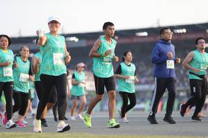 BIB: 5009, 528, 5032, 5295, 53174
                            <button type="button" onclick="openModal(10573983)" class="btn btn-primary btn-sm float-right btn-popup" data-toggle="modal" data-target=".modal-high-quality">
                        <i class="fas fa-shopping-cart"></i> Add to Cart
                    </button>
                                            <button type="button" onclick="isThisMe(10573983, true)" class="btn btn-success btn-sm float-right btn-popup btn-isme hidden" data-toggle="tooltip" data-placement="bottom" title="นี่คือรูปของคุณใช่ไหม คลิกที่นี่เพื่อเอาเข้าอัลบั้ม">
                        <i class="fas fa-plus"></i> Add to album
                    </button>
                    <button type="button" onclick="isThisMe(10573983, false)" class="btn btn-warning btn-sm float-right btn-popup btn-isnotme hidden">
                        <i class="fas fa-ban"></i> Remove from album
                    </button>