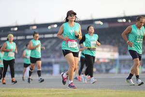 BIB: 164, 5274
                            <button type="button" onclick="openModal(10573788)" class="btn btn-primary btn-sm float-right btn-popup" data-toggle="modal" data-target=".modal-high-quality">
                        <i class="fas fa-shopping-cart"></i> Add to Cart
                    </button>
                                            <button type="button" onclick="isThisMe(10573788, true)" class="btn btn-success btn-sm float-right btn-popup btn-isme hidden" data-toggle="tooltip" data-placement="bottom" title="นี่คือรูปของคุณใช่ไหม คลิกที่นี่เพื่อเอาเข้าอัลบั้ม">
                        <i class="fas fa-plus"></i> Add to album
                    </button>
                    <button type="button" onclick="isThisMe(10573788, false)" class="btn btn-warning btn-sm float-right btn-popup btn-isnotme hidden">
                        <i class="fas fa-ban"></i> Remove from album
                    </button>