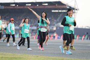 BIB: 1156, 50685, 530, 50567
                            <button type="button" onclick="openModal(10574912)" class="btn btn-primary btn-sm float-right btn-popup" data-toggle="modal" data-target=".modal-high-quality">
                        <i class="fas fa-shopping-cart"></i> Add to Cart
                    </button>
                                            <button type="button" onclick="isThisMe(10574912, true)" class="btn btn-success btn-sm float-right btn-popup btn-isme hidden" data-toggle="tooltip" data-placement="bottom" title="นี่คือรูปของคุณใช่ไหม คลิกที่นี่เพื่อเอาเข้าอัลบั้ม">
                        <i class="fas fa-plus"></i> Add to album
                    </button>
                    <button type="button" onclick="isThisMe(10574912, false)" class="btn btn-warning btn-sm float-right btn-popup btn-isnotme hidden">
                        <i class="fas fa-ban"></i> Remove from album
                    </button>