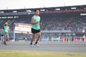 BIB: 5035
                            <button type="button" onclick="openModal(10573702)" class="btn btn-primary btn-sm float-right btn-popup" data-toggle="modal" data-target=".modal-high-quality">
                        <i class="fas fa-shopping-cart"></i> Add to Cart
                    </button>
                                            <button type="button" onclick="isThisMe(10573702, true)" class="btn btn-success btn-sm float-right btn-popup btn-isme hidden" data-toggle="tooltip" data-placement="bottom" title="นี่คือรูปของคุณใช่ไหม คลิกที่นี่เพื่อเอาเข้าอัลบั้ม">
                        <i class="fas fa-plus"></i> Add to album
                    </button>
                    <button type="button" onclick="isThisMe(10573702, false)" class="btn btn-warning btn-sm float-right btn-popup btn-isnotme hidden">
                        <i class="fas fa-ban"></i> Remove from album
                    </button>