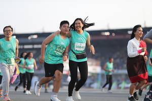 BIB: 50841, 50302, 533
                            <button type="button" onclick="openModal(10574078)" class="btn btn-primary btn-sm float-right btn-popup" data-toggle="modal" data-target=".modal-high-quality">
                        <i class="fas fa-shopping-cart"></i> Add to Cart
                    </button>
                                            <button type="button" onclick="isThisMe(10574078, true)" class="btn btn-success btn-sm float-right btn-popup btn-isme hidden" data-toggle="tooltip" data-placement="bottom" title="นี่คือรูปของคุณใช่ไหม คลิกที่นี่เพื่อเอาเข้าอัลบั้ม">
                        <i class="fas fa-plus"></i> Add to album
                    </button>
                    <button type="button" onclick="isThisMe(10574078, false)" class="btn btn-warning btn-sm float-right btn-popup btn-isnotme hidden">
                        <i class="fas fa-ban"></i> Remove from album
                    </button>