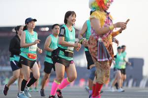 BIB: 524
                            <button type="button" onclick="openModal(10574365)" class="btn btn-primary btn-sm float-right btn-popup" data-toggle="modal" data-target=".modal-high-quality">
                        <i class="fas fa-shopping-cart"></i> Add to Cart
                    </button>
                                            <button type="button" onclick="isThisMe(10574365, true)" class="btn btn-success btn-sm float-right btn-popup btn-isme hidden" data-toggle="tooltip" data-placement="bottom" title="นี่คือรูปของคุณใช่ไหม คลิกที่นี่เพื่อเอาเข้าอัลบั้ม">
                        <i class="fas fa-plus"></i> Add to album
                    </button>
                    <button type="button" onclick="isThisMe(10574365, false)" class="btn btn-warning btn-sm float-right btn-popup btn-isnotme hidden">
                        <i class="fas fa-ban"></i> Remove from album
                    </button>