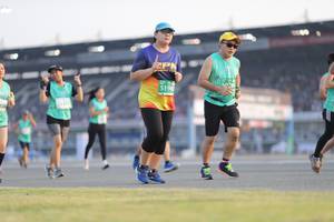 BIB: 5198
                            <button type="button" onclick="openModal(10573793)" class="btn btn-primary btn-sm float-right btn-popup" data-toggle="modal" data-target=".modal-high-quality">
                        <i class="fas fa-shopping-cart"></i> Add to Cart
                    </button>
                                            <button type="button" onclick="isThisMe(10573793, true)" class="btn btn-success btn-sm float-right btn-popup btn-isme hidden" data-toggle="tooltip" data-placement="bottom" title="นี่คือรูปของคุณใช่ไหม คลิกที่นี่เพื่อเอาเข้าอัลบั้ม">
                        <i class="fas fa-plus"></i> Add to album
                    </button>
                    <button type="button" onclick="isThisMe(10573793, false)" class="btn btn-warning btn-sm float-right btn-popup btn-isnotme hidden">
                        <i class="fas fa-ban"></i> Remove from album
                    </button>