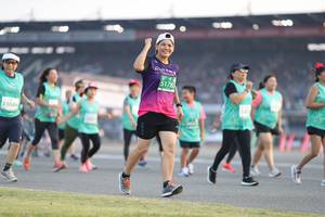 BIB: 51783, 53049
                            <button type="button" onclick="openModal(10575073)" class="btn btn-primary btn-sm float-right btn-popup" data-toggle="modal" data-target=".modal-high-quality">
                        <i class="fas fa-shopping-cart"></i> Add to Cart
                    </button>
                                            <button type="button" onclick="isThisMe(10575073, true)" class="btn btn-success btn-sm float-right btn-popup btn-isme hidden" data-toggle="tooltip" data-placement="bottom" title="นี่คือรูปของคุณใช่ไหม คลิกที่นี่เพื่อเอาเข้าอัลบั้ม">
                        <i class="fas fa-plus"></i> Add to album
                    </button>
                    <button type="button" onclick="isThisMe(10575073, false)" class="btn btn-warning btn-sm float-right btn-popup btn-isnotme hidden">
                        <i class="fas fa-ban"></i> Remove from album
                    </button>