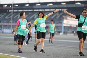 BIB: 53135, 52776, 52837
                            <button type="button" onclick="openModal(10575423)" class="btn btn-primary btn-sm float-right btn-popup" data-toggle="modal" data-target=".modal-high-quality">
                        <i class="fas fa-shopping-cart"></i> Add to Cart
                    </button>
                                            <button type="button" onclick="isThisMe(10575423, true)" class="btn btn-success btn-sm float-right btn-popup btn-isme hidden" data-toggle="tooltip" data-placement="bottom" title="นี่คือรูปของคุณใช่ไหม คลิกที่นี่เพื่อเอาเข้าอัลบั้ม">
                        <i class="fas fa-plus"></i> Add to album
                    </button>
                    <button type="button" onclick="isThisMe(10575423, false)" class="btn btn-warning btn-sm float-right btn-popup btn-isnotme hidden">
                        <i class="fas fa-ban"></i> Remove from album
                    </button>