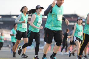 BIB: 5080, 5286, 521
                            <button type="button" onclick="openModal(10573725)" class="btn btn-primary btn-sm float-right btn-popup" data-toggle="modal" data-target=".modal-high-quality">
                        <i class="fas fa-shopping-cart"></i> Add to Cart
                    </button>
                                            <button type="button" onclick="isThisMe(10573725, true)" class="btn btn-success btn-sm float-right btn-popup btn-isme hidden" data-toggle="tooltip" data-placement="bottom" title="นี่คือรูปของคุณใช่ไหม คลิกที่นี่เพื่อเอาเข้าอัลบั้ม">
                        <i class="fas fa-plus"></i> Add to album
                    </button>
                    <button type="button" onclick="isThisMe(10573725, false)" class="btn btn-warning btn-sm float-right btn-popup btn-isnotme hidden">
                        <i class="fas fa-ban"></i> Remove from album
                    </button>