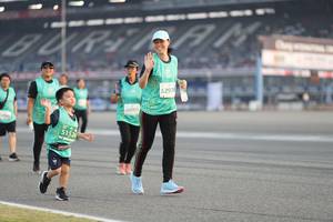 BIB: 52974, 50905, 51526
                            <button type="button" onclick="openModal(10575404)" class="btn btn-primary btn-sm float-right btn-popup" data-toggle="modal" data-target=".modal-high-quality">
                        <i class="fas fa-shopping-cart"></i> Add to Cart
                    </button>
                                            <button type="button" onclick="isThisMe(10575404, true)" class="btn btn-success btn-sm float-right btn-popup btn-isme hidden" data-toggle="tooltip" data-placement="bottom" title="นี่คือรูปของคุณใช่ไหม คลิกที่นี่เพื่อเอาเข้าอัลบั้ม">
                        <i class="fas fa-plus"></i> Add to album
                    </button>
                    <button type="button" onclick="isThisMe(10575404, false)" class="btn btn-warning btn-sm float-right btn-popup btn-isnotme hidden">
                        <i class="fas fa-ban"></i> Remove from album
                    </button>