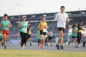 BIB: 5070, 51728, 50623, 50021
                            <button type="button" onclick="openModal(10573411)" class="btn btn-primary btn-sm float-right btn-popup" data-toggle="modal" data-target=".modal-high-quality">
                        <i class="fas fa-shopping-cart"></i> Add to Cart
                    </button>
                                            <button type="button" onclick="isThisMe(10573411, true)" class="btn btn-success btn-sm float-right btn-popup btn-isme hidden" data-toggle="tooltip" data-placement="bottom" title="นี่คือรูปของคุณใช่ไหม คลิกที่นี่เพื่อเอาเข้าอัลบั้ม">
                        <i class="fas fa-plus"></i> Add to album
                    </button>
                    <button type="button" onclick="isThisMe(10573411, false)" class="btn btn-warning btn-sm float-right btn-popup btn-isnotme hidden">
                        <i class="fas fa-ban"></i> Remove from album
                    </button>