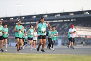 BIB: 52502, 5293, 505
                            <button type="button" onclick="openModal(10573920)" class="btn btn-primary btn-sm float-right btn-popup" data-toggle="modal" data-target=".modal-high-quality">
                        <i class="fas fa-shopping-cart"></i> Add to Cart
                    </button>
                                            <button type="button" onclick="isThisMe(10573920, true)" class="btn btn-success btn-sm float-right btn-popup btn-isme hidden" data-toggle="tooltip" data-placement="bottom" title="นี่คือรูปของคุณใช่ไหม คลิกที่นี่เพื่อเอาเข้าอัลบั้ม">
                        <i class="fas fa-plus"></i> Add to album
                    </button>
                    <button type="button" onclick="isThisMe(10573920, false)" class="btn btn-warning btn-sm float-right btn-popup btn-isnotme hidden">
                        <i class="fas fa-ban"></i> Remove from album
                    </button>