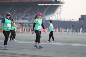 BIB: 802
                            <button type="button" onclick="openModal(10575515)" class="btn btn-primary btn-sm float-right btn-popup" data-toggle="modal" data-target=".modal-high-quality">
                        <i class="fas fa-shopping-cart"></i> Add to Cart
                    </button>
                                            <button type="button" onclick="isThisMe(10575515, true)" class="btn btn-success btn-sm float-right btn-popup btn-isme hidden" data-toggle="tooltip" data-placement="bottom" title="นี่คือรูปของคุณใช่ไหม คลิกที่นี่เพื่อเอาเข้าอัลบั้ม">
                        <i class="fas fa-plus"></i> Add to album
                    </button>
                    <button type="button" onclick="isThisMe(10575515, false)" class="btn btn-warning btn-sm float-right btn-popup btn-isnotme hidden">
                        <i class="fas fa-ban"></i> Remove from album
                    </button>