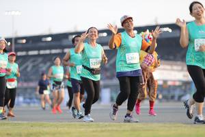 BIB: 5288, 52564, 129
                            <button type="button" onclick="openModal(10574327)" class="btn btn-primary btn-sm float-right btn-popup" data-toggle="modal" data-target=".modal-high-quality">
                        <i class="fas fa-shopping-cart"></i> Add to Cart
                    </button>
                                            <button type="button" onclick="isThisMe(10574327, true)" class="btn btn-success btn-sm float-right btn-popup btn-isme hidden" data-toggle="tooltip" data-placement="bottom" title="นี่คือรูปของคุณใช่ไหม คลิกที่นี่เพื่อเอาเข้าอัลบั้ม">
                        <i class="fas fa-plus"></i> Add to album
                    </button>
                    <button type="button" onclick="isThisMe(10574327, false)" class="btn btn-warning btn-sm float-right btn-popup btn-isnotme hidden">
                        <i class="fas fa-ban"></i> Remove from album
                    </button>