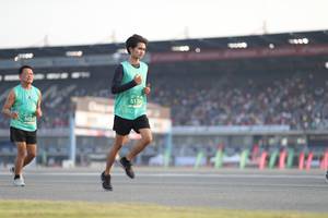 BIB: 517, 503
                            <button type="button" onclick="openModal(10573698)" class="btn btn-primary btn-sm float-right btn-popup" data-toggle="modal" data-target=".modal-high-quality">
                        <i class="fas fa-shopping-cart"></i> Add to Cart
                    </button>
                                            <button type="button" onclick="isThisMe(10573698, true)" class="btn btn-success btn-sm float-right btn-popup btn-isme hidden" data-toggle="tooltip" data-placement="bottom" title="นี่คือรูปของคุณใช่ไหม คลิกที่นี่เพื่อเอาเข้าอัลบั้ม">
                        <i class="fas fa-plus"></i> Add to album
                    </button>
                    <button type="button" onclick="isThisMe(10573698, false)" class="btn btn-warning btn-sm float-right btn-popup btn-isnotme hidden">
                        <i class="fas fa-ban"></i> Remove from album
                    </button>