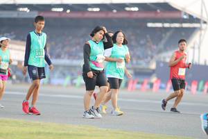 BIB: 515, 5212
                            <button type="button" onclick="openModal(10574789)" class="btn btn-primary btn-sm float-right btn-popup" data-toggle="modal" data-target=".modal-high-quality">
                        <i class="fas fa-shopping-cart"></i> Add to Cart
                    </button>
                                            <button type="button" onclick="isThisMe(10574789, true)" class="btn btn-success btn-sm float-right btn-popup btn-isme hidden" data-toggle="tooltip" data-placement="bottom" title="นี่คือรูปของคุณใช่ไหม คลิกที่นี่เพื่อเอาเข้าอัลบั้ม">
                        <i class="fas fa-plus"></i> Add to album
                    </button>
                    <button type="button" onclick="isThisMe(10574789, false)" class="btn btn-warning btn-sm float-right btn-popup btn-isnotme hidden">
                        <i class="fas fa-ban"></i> Remove from album
                    </button>