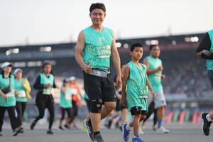 BIB: 51995, 513
                            <button type="button" onclick="openModal(10574276)" class="btn btn-primary btn-sm float-right btn-popup" data-toggle="modal" data-target=".modal-high-quality">
                        <i class="fas fa-shopping-cart"></i> Add to Cart
                    </button>
                                            <button type="button" onclick="isThisMe(10574276, true)" class="btn btn-success btn-sm float-right btn-popup btn-isme hidden" data-toggle="tooltip" data-placement="bottom" title="นี่คือรูปของคุณใช่ไหม คลิกที่นี่เพื่อเอาเข้าอัลบั้ม">
                        <i class="fas fa-plus"></i> Add to album
                    </button>
                    <button type="button" onclick="isThisMe(10574276, false)" class="btn btn-warning btn-sm float-right btn-popup btn-isnotme hidden">
                        <i class="fas fa-ban"></i> Remove from album
                    </button>