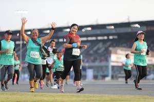 BIB: 5112, 53272, 50006
                            <button type="button" onclick="openModal(10573908)" class="btn btn-primary btn-sm float-right btn-popup" data-toggle="modal" data-target=".modal-high-quality">
                        <i class="fas fa-shopping-cart"></i> Add to Cart
                    </button>
                                            <button type="button" onclick="isThisMe(10573908, true)" class="btn btn-success btn-sm float-right btn-popup btn-isme hidden" data-toggle="tooltip" data-placement="bottom" title="นี่คือรูปของคุณใช่ไหม คลิกที่นี่เพื่อเอาเข้าอัลบั้ม">
                        <i class="fas fa-plus"></i> Add to album
                    </button>
                    <button type="button" onclick="isThisMe(10573908, false)" class="btn btn-warning btn-sm float-right btn-popup btn-isnotme hidden">
                        <i class="fas fa-ban"></i> Remove from album
                    </button>