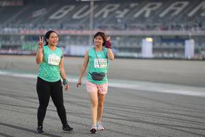 BIB: 51042, 070
                            <button type="button" onclick="openModal(10575684)" class="btn btn-primary btn-sm float-right btn-popup" data-toggle="modal" data-target=".modal-high-quality">
                        <i class="fas fa-shopping-cart"></i> Add to Cart
                    </button>
                                            <button type="button" onclick="isThisMe(10575684, true)" class="btn btn-success btn-sm float-right btn-popup btn-isme hidden" data-toggle="tooltip" data-placement="bottom" title="นี่คือรูปของคุณใช่ไหม คลิกที่นี่เพื่อเอาเข้าอัลบั้ม">
                        <i class="fas fa-plus"></i> Add to album
                    </button>
                    <button type="button" onclick="isThisMe(10575684, false)" class="btn btn-warning btn-sm float-right btn-popup btn-isnotme hidden">
                        <i class="fas fa-ban"></i> Remove from album
                    </button>