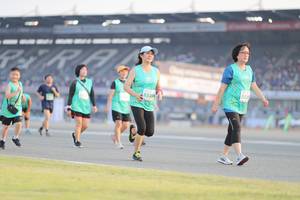 BIB: 531, 8338
                            <button type="button" onclick="openModal(10574723)" class="btn btn-primary btn-sm float-right btn-popup" data-toggle="modal" data-target=".modal-high-quality">
                        <i class="fas fa-shopping-cart"></i> Add to Cart
                    </button>
                                            <button type="button" onclick="isThisMe(10574723, true)" class="btn btn-success btn-sm float-right btn-popup btn-isme hidden" data-toggle="tooltip" data-placement="bottom" title="นี่คือรูปของคุณใช่ไหม คลิกที่นี่เพื่อเอาเข้าอัลบั้ม">
                        <i class="fas fa-plus"></i> Add to album
                    </button>
                    <button type="button" onclick="isThisMe(10574723, false)" class="btn btn-warning btn-sm float-right btn-popup btn-isnotme hidden">
                        <i class="fas fa-ban"></i> Remove from album
                    </button>