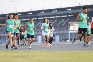 BIB: 5170, 52432, 164, 524
                            <button type="button" onclick="openModal(10573779)" class="btn btn-primary btn-sm float-right btn-popup" data-toggle="modal" data-target=".modal-high-quality">
                        <i class="fas fa-shopping-cart"></i> Add to Cart
                    </button>
                                            <button type="button" onclick="isThisMe(10573779, true)" class="btn btn-success btn-sm float-right btn-popup btn-isme hidden" data-toggle="tooltip" data-placement="bottom" title="นี่คือรูปของคุณใช่ไหม คลิกที่นี่เพื่อเอาเข้าอัลบั้ม">
                        <i class="fas fa-plus"></i> Add to album
                    </button>
                    <button type="button" onclick="isThisMe(10573779, false)" class="btn btn-warning btn-sm float-right btn-popup btn-isnotme hidden">
                        <i class="fas fa-ban"></i> Remove from album
                    </button>