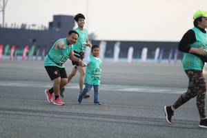 BIB: 516, 50019
                            <button type="button" onclick="openModal(10575394)" class="btn btn-primary btn-sm float-right btn-popup" data-toggle="modal" data-target=".modal-high-quality">
                        <i class="fas fa-shopping-cart"></i> Add to Cart
                    </button>
                                            <button type="button" onclick="isThisMe(10575394, true)" class="btn btn-success btn-sm float-right btn-popup btn-isme hidden" data-toggle="tooltip" data-placement="bottom" title="นี่คือรูปของคุณใช่ไหม คลิกที่นี่เพื่อเอาเข้าอัลบั้ม">
                        <i class="fas fa-plus"></i> Add to album
                    </button>
                    <button type="button" onclick="isThisMe(10575394, false)" class="btn btn-warning btn-sm float-right btn-popup btn-isnotme hidden">
                        <i class="fas fa-ban"></i> Remove from album
                    </button>