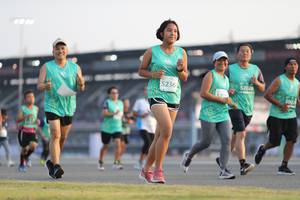 BIB: 52028, 5236, 500
                            <button type="button" onclick="openModal(10573652)" class="btn btn-primary btn-sm float-right btn-popup" data-toggle="modal" data-target=".modal-high-quality">
                        <i class="fas fa-shopping-cart"></i> Add to Cart
                    </button>
                                            <button type="button" onclick="isThisMe(10573652, true)" class="btn btn-success btn-sm float-right btn-popup btn-isme hidden" data-toggle="tooltip" data-placement="bottom" title="นี่คือรูปของคุณใช่ไหม คลิกที่นี่เพื่อเอาเข้าอัลบั้ม">
                        <i class="fas fa-plus"></i> Add to album
                    </button>
                    <button type="button" onclick="isThisMe(10573652, false)" class="btn btn-warning btn-sm float-right btn-popup btn-isnotme hidden">
                        <i class="fas fa-ban"></i> Remove from album
                    </button>