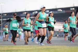 BIB: 529, 51029, 636
                            <button type="button" onclick="openModal(10573639)" class="btn btn-primary btn-sm float-right btn-popup" data-toggle="modal" data-target=".modal-high-quality">
                        <i class="fas fa-shopping-cart"></i> Add to Cart
                    </button>
                                            <button type="button" onclick="isThisMe(10573639, true)" class="btn btn-success btn-sm float-right btn-popup btn-isme hidden" data-toggle="tooltip" data-placement="bottom" title="นี่คือรูปของคุณใช่ไหม คลิกที่นี่เพื่อเอาเข้าอัลบั้ม">
                        <i class="fas fa-plus"></i> Add to album
                    </button>
                    <button type="button" onclick="isThisMe(10573639, false)" class="btn btn-warning btn-sm float-right btn-popup btn-isnotme hidden">
                        <i class="fas fa-ban"></i> Remove from album
                    </button>