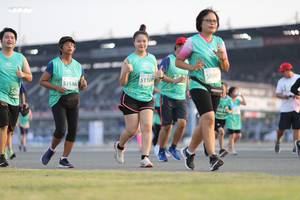 BIB: 50801, 51160, 51146, 504
                            <button type="button" onclick="openModal(10573926)" class="btn btn-primary btn-sm float-right btn-popup" data-toggle="modal" data-target=".modal-high-quality">
                        <i class="fas fa-shopping-cart"></i> Add to Cart
                    </button>
                                            <button type="button" onclick="isThisMe(10573926, true)" class="btn btn-success btn-sm float-right btn-popup btn-isme hidden" data-toggle="tooltip" data-placement="bottom" title="นี่คือรูปของคุณใช่ไหม คลิกที่นี่เพื่อเอาเข้าอัลบั้ม">
                        <i class="fas fa-plus"></i> Add to album
                    </button>
                    <button type="button" onclick="isThisMe(10573926, false)" class="btn btn-warning btn-sm float-right btn-popup btn-isnotme hidden">
                        <i class="fas fa-ban"></i> Remove from album
                    </button>