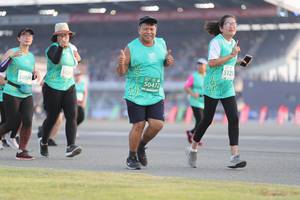 BIB: 512, 5320, 50472, 5297
                            <button type="button" onclick="openModal(10574544)" class="btn btn-primary btn-sm float-right btn-popup" data-toggle="modal" data-target=".modal-high-quality">
                        <i class="fas fa-shopping-cart"></i> Add to Cart
                    </button>
                                            <button type="button" onclick="isThisMe(10574544, true)" class="btn btn-success btn-sm float-right btn-popup btn-isme hidden" data-toggle="tooltip" data-placement="bottom" title="นี่คือรูปของคุณใช่ไหม คลิกที่นี่เพื่อเอาเข้าอัลบั้ม">
                        <i class="fas fa-plus"></i> Add to album
                    </button>
                    <button type="button" onclick="isThisMe(10574544, false)" class="btn btn-warning btn-sm float-right btn-popup btn-isnotme hidden">
                        <i class="fas fa-ban"></i> Remove from album
                    </button>