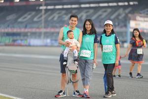 BIB: 52717, 52395
                            <button type="button" onclick="openModal(10575601)" class="btn btn-primary btn-sm float-right btn-popup" data-toggle="modal" data-target=".modal-high-quality">
                        <i class="fas fa-shopping-cart"></i> Add to Cart
                    </button>
                                            <button type="button" onclick="isThisMe(10575601, true)" class="btn btn-success btn-sm float-right btn-popup btn-isme hidden" data-toggle="tooltip" data-placement="bottom" title="นี่คือรูปของคุณใช่ไหม คลิกที่นี่เพื่อเอาเข้าอัลบั้ม">
                        <i class="fas fa-plus"></i> Add to album
                    </button>
                    <button type="button" onclick="isThisMe(10575601, false)" class="btn btn-warning btn-sm float-right btn-popup btn-isnotme hidden">
                        <i class="fas fa-ban"></i> Remove from album
                    </button>