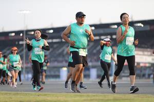 BIB: 5107, 52643
                            <button type="button" onclick="openModal(10574063)" class="btn btn-primary btn-sm float-right btn-popup" data-toggle="modal" data-target=".modal-high-quality">
                        <i class="fas fa-shopping-cart"></i> Add to Cart
                    </button>
                                            <button type="button" onclick="isThisMe(10574063, true)" class="btn btn-success btn-sm float-right btn-popup btn-isme hidden" data-toggle="tooltip" data-placement="bottom" title="นี่คือรูปของคุณใช่ไหม คลิกที่นี่เพื่อเอาเข้าอัลบั้ม">
                        <i class="fas fa-plus"></i> Add to album
                    </button>
                    <button type="button" onclick="isThisMe(10574063, false)" class="btn btn-warning btn-sm float-right btn-popup btn-isnotme hidden">
                        <i class="fas fa-ban"></i> Remove from album
                    </button>