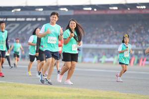 BIB: 53069, 5154, 5329, 1522
                            <button type="button" onclick="openModal(10574780)" class="btn btn-primary btn-sm float-right btn-popup" data-toggle="modal" data-target=".modal-high-quality">
                        <i class="fas fa-shopping-cart"></i> Add to Cart
                    </button>
                                            <button type="button" onclick="isThisMe(10574780, true)" class="btn btn-success btn-sm float-right btn-popup btn-isme hidden" data-toggle="tooltip" data-placement="bottom" title="นี่คือรูปของคุณใช่ไหม คลิกที่นี่เพื่อเอาเข้าอัลบั้ม">
                        <i class="fas fa-plus"></i> Add to album
                    </button>
                    <button type="button" onclick="isThisMe(10574780, false)" class="btn btn-warning btn-sm float-right btn-popup btn-isnotme hidden">
                        <i class="fas fa-ban"></i> Remove from album
                    </button>