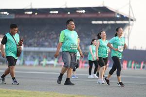 BIB: 50491, 525
                            <button type="button" onclick="openModal(10575036)" class="btn btn-primary btn-sm float-right btn-popup" data-toggle="modal" data-target=".modal-high-quality">
                        <i class="fas fa-shopping-cart"></i> Add to Cart
                    </button>
                                            <button type="button" onclick="isThisMe(10575036, true)" class="btn btn-success btn-sm float-right btn-popup btn-isme hidden" data-toggle="tooltip" data-placement="bottom" title="นี่คือรูปของคุณใช่ไหม คลิกที่นี่เพื่อเอาเข้าอัลบั้ม">
                        <i class="fas fa-plus"></i> Add to album
                    </button>
                    <button type="button" onclick="isThisMe(10575036, false)" class="btn btn-warning btn-sm float-right btn-popup btn-isnotme hidden">
                        <i class="fas fa-ban"></i> Remove from album
                    </button>