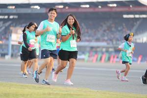 BIB: 53069, 532
                            <button type="button" onclick="openModal(10574782)" class="btn btn-primary btn-sm float-right btn-popup" data-toggle="modal" data-target=".modal-high-quality">
                        <i class="fas fa-shopping-cart"></i> Add to Cart
                    </button>
                                            <button type="button" onclick="isThisMe(10574782, true)" class="btn btn-success btn-sm float-right btn-popup btn-isme hidden" data-toggle="tooltip" data-placement="bottom" title="นี่คือรูปของคุณใช่ไหม คลิกที่นี่เพื่อเอาเข้าอัลบั้ม">
                        <i class="fas fa-plus"></i> Add to album
                    </button>
                    <button type="button" onclick="isThisMe(10574782, false)" class="btn btn-warning btn-sm float-right btn-popup btn-isnotme hidden">
                        <i class="fas fa-ban"></i> Remove from album
                    </button>