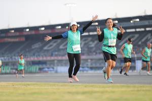 BIB: 5278, 50914
                            <button type="button" onclick="openModal(10573541)" class="btn btn-primary btn-sm float-right btn-popup" data-toggle="modal" data-target=".modal-high-quality">
                        <i class="fas fa-shopping-cart"></i> Add to Cart
                    </button>
                                            <button type="button" onclick="isThisMe(10573541, true)" class="btn btn-success btn-sm float-right btn-popup btn-isme hidden" data-toggle="tooltip" data-placement="bottom" title="นี่คือรูปของคุณใช่ไหม คลิกที่นี่เพื่อเอาเข้าอัลบั้ม">
                        <i class="fas fa-plus"></i> Add to album
                    </button>
                    <button type="button" onclick="isThisMe(10573541, false)" class="btn btn-warning btn-sm float-right btn-popup btn-isnotme hidden">
                        <i class="fas fa-ban"></i> Remove from album
                    </button>