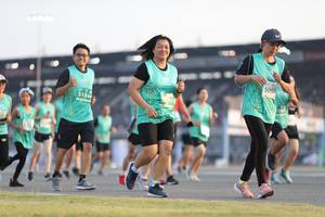 BIB: 5097, 51844
                            <button type="button" onclick="openModal(10573710)" class="btn btn-primary btn-sm float-right btn-popup" data-toggle="modal" data-target=".modal-high-quality">
                        <i class="fas fa-shopping-cart"></i> Add to Cart
                    </button>
                                            <button type="button" onclick="isThisMe(10573710, true)" class="btn btn-success btn-sm float-right btn-popup btn-isme hidden" data-toggle="tooltip" data-placement="bottom" title="นี่คือรูปของคุณใช่ไหม คลิกที่นี่เพื่อเอาเข้าอัลบั้ม">
                        <i class="fas fa-plus"></i> Add to album
                    </button>
                    <button type="button" onclick="isThisMe(10573710, false)" class="btn btn-warning btn-sm float-right btn-popup btn-isnotme hidden">
                        <i class="fas fa-ban"></i> Remove from album
                    </button>