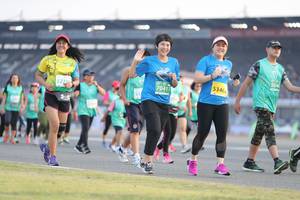 BIB: 504, 5346, 70411, 5223
                            <button type="button" onclick="openModal(10575066)" class="btn btn-primary btn-sm float-right btn-popup" data-toggle="modal" data-target=".modal-high-quality">
                        <i class="fas fa-shopping-cart"></i> Add to Cart
                    </button>
                                            <button type="button" onclick="isThisMe(10575066, true)" class="btn btn-success btn-sm float-right btn-popup btn-isme hidden" data-toggle="tooltip" data-placement="bottom" title="นี่คือรูปของคุณใช่ไหม คลิกที่นี่เพื่อเอาเข้าอัลบั้ม">
                        <i class="fas fa-plus"></i> Add to album
                    </button>
                    <button type="button" onclick="isThisMe(10575066, false)" class="btn btn-warning btn-sm float-right btn-popup btn-isnotme hidden">
                        <i class="fas fa-ban"></i> Remove from album
                    </button>