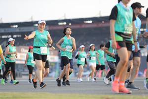 BIB: 5260, 510
                            <button type="button" onclick="openModal(10574239)" class="btn btn-primary btn-sm float-right btn-popup" data-toggle="modal" data-target=".modal-high-quality">
                        <i class="fas fa-shopping-cart"></i> Add to Cart
                    </button>
                                            <button type="button" onclick="isThisMe(10574239, true)" class="btn btn-success btn-sm float-right btn-popup btn-isme hidden" data-toggle="tooltip" data-placement="bottom" title="นี่คือรูปของคุณใช่ไหม คลิกที่นี่เพื่อเอาเข้าอัลบั้ม">
                        <i class="fas fa-plus"></i> Add to album
                    </button>
                    <button type="button" onclick="isThisMe(10574239, false)" class="btn btn-warning btn-sm float-right btn-popup btn-isnotme hidden">
                        <i class="fas fa-ban"></i> Remove from album
                    </button>