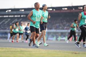 BIB: 5170, 50422
                            <button type="button" onclick="openModal(10573956)" class="btn btn-primary btn-sm float-right btn-popup" data-toggle="modal" data-target=".modal-high-quality">
                        <i class="fas fa-shopping-cart"></i> Add to Cart
                    </button>
                                            <button type="button" onclick="isThisMe(10573956, true)" class="btn btn-success btn-sm float-right btn-popup btn-isme hidden" data-toggle="tooltip" data-placement="bottom" title="นี่คือรูปของคุณใช่ไหม คลิกที่นี่เพื่อเอาเข้าอัลบั้ม">
                        <i class="fas fa-plus"></i> Add to album
                    </button>
                    <button type="button" onclick="isThisMe(10573956, false)" class="btn btn-warning btn-sm float-right btn-popup btn-isnotme hidden">
                        <i class="fas fa-ban"></i> Remove from album
                    </button>