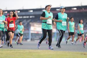 BIB: 533, 531, 53321, 5100
                            <button type="button" onclick="openModal(10574212)" class="btn btn-primary btn-sm float-right btn-popup" data-toggle="modal" data-target=".modal-high-quality">
                        <i class="fas fa-shopping-cart"></i> Add to Cart
                    </button>
                                            <button type="button" onclick="isThisMe(10574212, true)" class="btn btn-success btn-sm float-right btn-popup btn-isme hidden" data-toggle="tooltip" data-placement="bottom" title="นี่คือรูปของคุณใช่ไหม คลิกที่นี่เพื่อเอาเข้าอัลบั้ม">
                        <i class="fas fa-plus"></i> Add to album
                    </button>
                    <button type="button" onclick="isThisMe(10574212, false)" class="btn btn-warning btn-sm float-right btn-popup btn-isnotme hidden">
                        <i class="fas fa-ban"></i> Remove from album
                    </button>