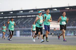 BIB: 516, 5239, 5231
                            <button type="button" onclick="openModal(10573571)" class="btn btn-primary btn-sm float-right btn-popup" data-toggle="modal" data-target=".modal-high-quality">
                        <i class="fas fa-shopping-cart"></i> Add to Cart
                    </button>
                                            <button type="button" onclick="isThisMe(10573571, true)" class="btn btn-success btn-sm float-right btn-popup btn-isme hidden" data-toggle="tooltip" data-placement="bottom" title="นี่คือรูปของคุณใช่ไหม คลิกที่นี่เพื่อเอาเข้าอัลบั้ม">
                        <i class="fas fa-plus"></i> Add to album
                    </button>
                    <button type="button" onclick="isThisMe(10573571, false)" class="btn btn-warning btn-sm float-right btn-popup btn-isnotme hidden">
                        <i class="fas fa-ban"></i> Remove from album
                    </button>