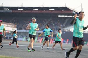 BIB: 290, 193, 52034
                            <button type="button" onclick="openModal(10574435)" class="btn btn-primary btn-sm float-right btn-popup" data-toggle="modal" data-target=".modal-high-quality">
                        <i class="fas fa-shopping-cart"></i> Add to Cart
                    </button>
                                            <button type="button" onclick="isThisMe(10574435, true)" class="btn btn-success btn-sm float-right btn-popup btn-isme hidden" data-toggle="tooltip" data-placement="bottom" title="นี่คือรูปของคุณใช่ไหม คลิกที่นี่เพื่อเอาเข้าอัลบั้ม">
                        <i class="fas fa-plus"></i> Add to album
                    </button>
                    <button type="button" onclick="isThisMe(10574435, false)" class="btn btn-warning btn-sm float-right btn-popup btn-isnotme hidden">
                        <i class="fas fa-ban"></i> Remove from album
                    </button>