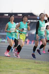 BIB: 50763, 0768, 50758
                            <button type="button" onclick="openModal(10574942)" class="btn btn-primary btn-sm float-right btn-popup" data-toggle="modal" data-target=".modal-high-quality">
                        <i class="fas fa-shopping-cart"></i> Add to Cart
                    </button>
                                            <button type="button" onclick="isThisMe(10574942, true)" class="btn btn-success btn-sm float-right btn-popup btn-isme hidden" data-toggle="tooltip" data-placement="bottom" title="นี่คือรูปของคุณใช่ไหม คลิกที่นี่เพื่อเอาเข้าอัลบั้ม">
                        <i class="fas fa-plus"></i> Add to album
                    </button>
                    <button type="button" onclick="isThisMe(10574942, false)" class="btn btn-warning btn-sm float-right btn-popup btn-isnotme hidden">
                        <i class="fas fa-ban"></i> Remove from album
                    </button>