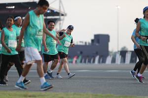 BIB: 520, 52711, 5072
                            <button type="button" onclick="openModal(10574905)" class="btn btn-primary btn-sm float-right btn-popup" data-toggle="modal" data-target=".modal-high-quality">
                        <i class="fas fa-shopping-cart"></i> Add to Cart
                    </button>
                                            <button type="button" onclick="isThisMe(10574905, true)" class="btn btn-success btn-sm float-right btn-popup btn-isme hidden" data-toggle="tooltip" data-placement="bottom" title="นี่คือรูปของคุณใช่ไหม คลิกที่นี่เพื่อเอาเข้าอัลบั้ม">
                        <i class="fas fa-plus"></i> Add to album
                    </button>
                    <button type="button" onclick="isThisMe(10574905, false)" class="btn btn-warning btn-sm float-right btn-popup btn-isnotme hidden">
                        <i class="fas fa-ban"></i> Remove from album
                    </button>