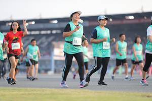 BIB: 531, 5100, 53321
                            <button type="button" onclick="openModal(10574211)" class="btn btn-primary btn-sm float-right btn-popup" data-toggle="modal" data-target=".modal-high-quality">
                        <i class="fas fa-shopping-cart"></i> Add to Cart
                    </button>
                                            <button type="button" onclick="isThisMe(10574211, true)" class="btn btn-success btn-sm float-right btn-popup btn-isme hidden" data-toggle="tooltip" data-placement="bottom" title="นี่คือรูปของคุณใช่ไหม คลิกที่นี่เพื่อเอาเข้าอัลบั้ม">
                        <i class="fas fa-plus"></i> Add to album
                    </button>
                    <button type="button" onclick="isThisMe(10574211, false)" class="btn btn-warning btn-sm float-right btn-popup btn-isnotme hidden">
                        <i class="fas fa-ban"></i> Remove from album
                    </button>