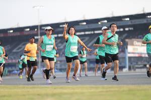 BIB: 52798, 52791
                            <button type="button" onclick="openModal(10573496)" class="btn btn-primary btn-sm float-right btn-popup" data-toggle="modal" data-target=".modal-high-quality">
                        <i class="fas fa-shopping-cart"></i> Add to Cart
                    </button>
                                            <button type="button" onclick="isThisMe(10573496, true)" class="btn btn-success btn-sm float-right btn-popup btn-isme hidden" data-toggle="tooltip" data-placement="bottom" title="นี่คือรูปของคุณใช่ไหม คลิกที่นี่เพื่อเอาเข้าอัลบั้ม">
                        <i class="fas fa-plus"></i> Add to album
                    </button>
                    <button type="button" onclick="isThisMe(10573496, false)" class="btn btn-warning btn-sm float-right btn-popup btn-isnotme hidden">
                        <i class="fas fa-ban"></i> Remove from album
                    </button>