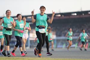 BIB: 5286, 5309, 52958, 091
                            <button type="button" onclick="openModal(10573873)" class="btn btn-primary btn-sm float-right btn-popup" data-toggle="modal" data-target=".modal-high-quality">
                        <i class="fas fa-shopping-cart"></i> Add to Cart
                    </button>
                                            <button type="button" onclick="isThisMe(10573873, true)" class="btn btn-success btn-sm float-right btn-popup btn-isme hidden" data-toggle="tooltip" data-placement="bottom" title="นี่คือรูปของคุณใช่ไหม คลิกที่นี่เพื่อเอาเข้าอัลบั้ม">
                        <i class="fas fa-plus"></i> Add to album
                    </button>
                    <button type="button" onclick="isThisMe(10573873, false)" class="btn btn-warning btn-sm float-right btn-popup btn-isnotme hidden">
                        <i class="fas fa-ban"></i> Remove from album
                    </button>