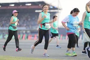 BIB: 51100, 524
                            <button type="button" onclick="openModal(10574516)" class="btn btn-primary btn-sm float-right btn-popup" data-toggle="modal" data-target=".modal-high-quality">
                        <i class="fas fa-shopping-cart"></i> Add to Cart
                    </button>
                                            <button type="button" onclick="isThisMe(10574516, true)" class="btn btn-success btn-sm float-right btn-popup btn-isme hidden" data-toggle="tooltip" data-placement="bottom" title="นี่คือรูปของคุณใช่ไหม คลิกที่นี่เพื่อเอาเข้าอัลบั้ม">
                        <i class="fas fa-plus"></i> Add to album
                    </button>
                    <button type="button" onclick="isThisMe(10574516, false)" class="btn btn-warning btn-sm float-right btn-popup btn-isnotme hidden">
                        <i class="fas fa-ban"></i> Remove from album
                    </button>