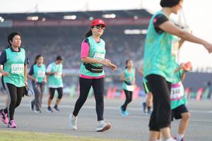 BIB: 5089, 52733, 348
                            <button type="button" onclick="openModal(10574582)" class="btn btn-primary btn-sm float-right btn-popup" data-toggle="modal" data-target=".modal-high-quality">
                        <i class="fas fa-shopping-cart"></i> Add to Cart
                    </button>
                                            <button type="button" onclick="isThisMe(10574582, true)" class="btn btn-success btn-sm float-right btn-popup btn-isme hidden" data-toggle="tooltip" data-placement="bottom" title="นี่คือรูปของคุณใช่ไหม คลิกที่นี่เพื่อเอาเข้าอัลบั้ม">
                        <i class="fas fa-plus"></i> Add to album
                    </button>
                    <button type="button" onclick="isThisMe(10574582, false)" class="btn btn-warning btn-sm float-right btn-popup btn-isnotme hidden">
                        <i class="fas fa-ban"></i> Remove from album
                    </button>