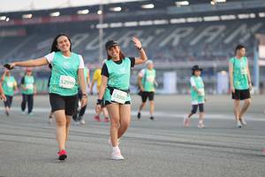 BIB: 52999, 53000
                            <button type="button" onclick="openModal(10575538)" class="btn btn-primary btn-sm float-right btn-popup" data-toggle="modal" data-target=".modal-high-quality">
                        <i class="fas fa-shopping-cart"></i> Add to Cart
                    </button>
                                            <button type="button" onclick="isThisMe(10575538, true)" class="btn btn-success btn-sm float-right btn-popup btn-isme hidden" data-toggle="tooltip" data-placement="bottom" title="นี่คือรูปของคุณใช่ไหม คลิกที่นี่เพื่อเอาเข้าอัลบั้ม">
                        <i class="fas fa-plus"></i> Add to album
                    </button>
                    <button type="button" onclick="isThisMe(10575538, false)" class="btn btn-warning btn-sm float-right btn-popup btn-isnotme hidden">
                        <i class="fas fa-ban"></i> Remove from album
                    </button>