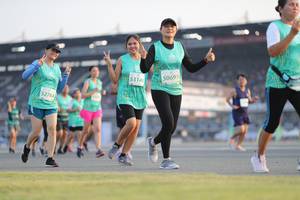 BIB: 50693, 53148, 52784
                            <button type="button" onclick="openModal(10573826)" class="btn btn-primary btn-sm float-right btn-popup" data-toggle="modal" data-target=".modal-high-quality">
                        <i class="fas fa-shopping-cart"></i> Add to Cart
                    </button>
                                            <button type="button" onclick="isThisMe(10573826, true)" class="btn btn-success btn-sm float-right btn-popup btn-isme hidden" data-toggle="tooltip" data-placement="bottom" title="นี่คือรูปของคุณใช่ไหม คลิกที่นี่เพื่อเอาเข้าอัลบั้ม">
                        <i class="fas fa-plus"></i> Add to album
                    </button>
                    <button type="button" onclick="isThisMe(10573826, false)" class="btn btn-warning btn-sm float-right btn-popup btn-isnotme hidden">
                        <i class="fas fa-ban"></i> Remove from album
                    </button>