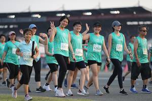 BIB: 5273, 52820, 5317, 52954, 5319
                            <button type="button" onclick="openModal(10575108)" class="btn btn-primary btn-sm float-right btn-popup" data-toggle="modal" data-target=".modal-high-quality">
                        <i class="fas fa-shopping-cart"></i> Add to Cart
                    </button>
                                            <button type="button" onclick="isThisMe(10575108, true)" class="btn btn-success btn-sm float-right btn-popup btn-isme hidden" data-toggle="tooltip" data-placement="bottom" title="นี่คือรูปของคุณใช่ไหม คลิกที่นี่เพื่อเอาเข้าอัลบั้ม">
                        <i class="fas fa-plus"></i> Add to album
                    </button>
                    <button type="button" onclick="isThisMe(10575108, false)" class="btn btn-warning btn-sm float-right btn-popup btn-isnotme hidden">
                        <i class="fas fa-ban"></i> Remove from album
                    </button>